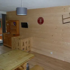 appart-eterlou-chamrousse.hotels-rhonealpes.com/